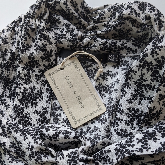 Doe & Rae Blouse - Picture 2 of 3